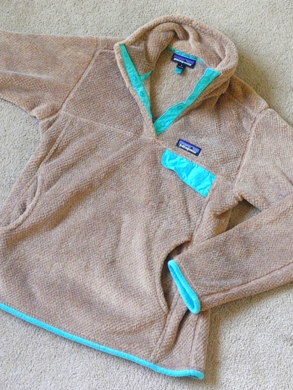 Patagonia Women’s Tan Fleece Pullover with Turquoise Trim